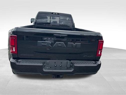 Diamond Black 2026 RAM 3500 Big Horn
