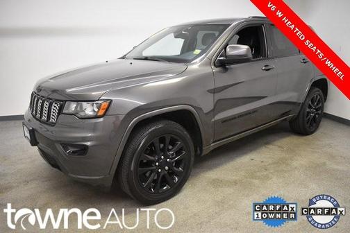 Photo 4 of 21 of 2017 Jeep Grand Cherokee Altitude