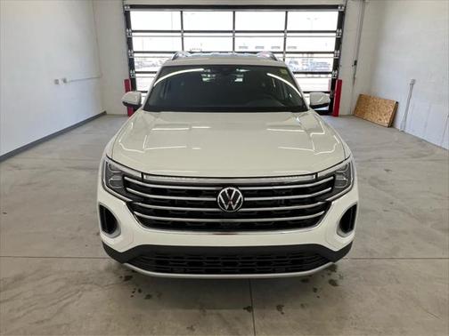 2025 Volkswagen Atlas 2.0T SE