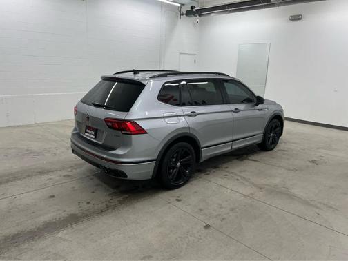 2023 Volkswagen Tiguan 2.0T SE R-Line Black 4MOTION