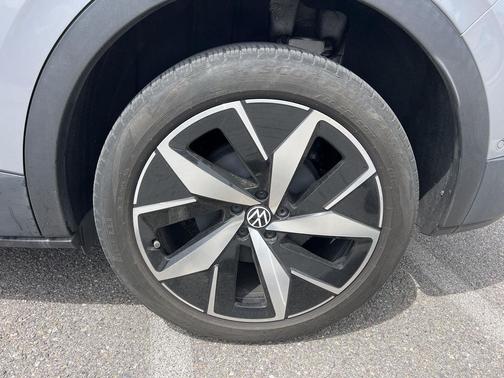 Silver Mist Metallic 2023 Volkswagen ID.4 AWD Pro S