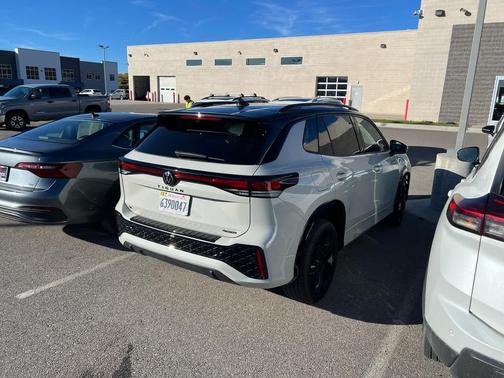 2025 Volkswagen Tiguan 2.0T SE R-Line Black 4MOTION