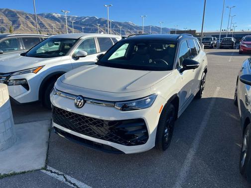 2025 Volkswagen Tiguan 2.0T SE R-Line Black 4MOTION