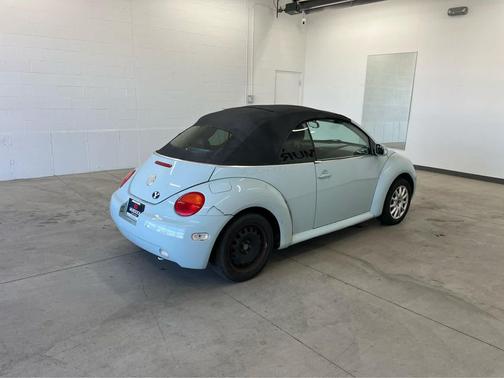 2005 Volkswagen New Beetle GL
