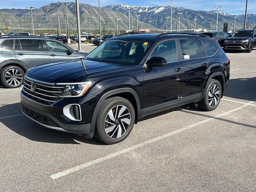 Deep Black Pearl 2026 Volkswagen Atlas 2.0T SE w/Technology 4MOTION