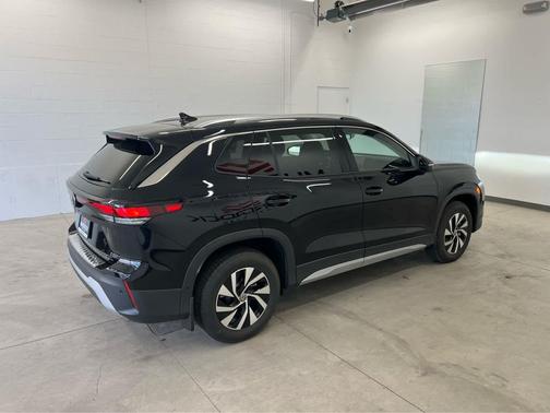 deep black pearl 2026 Volkswagen Tiguan 2.0T S