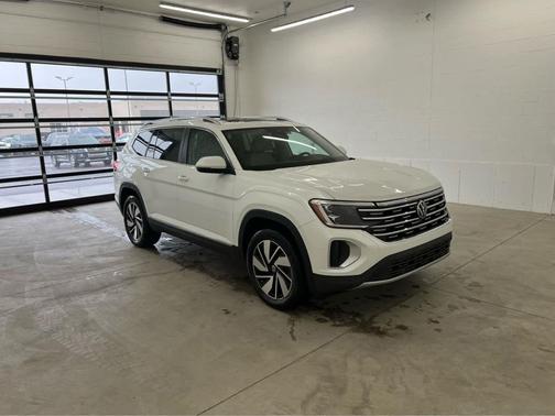 opal white pearl 2026 Volkswagen Atlas 2.0T SEL