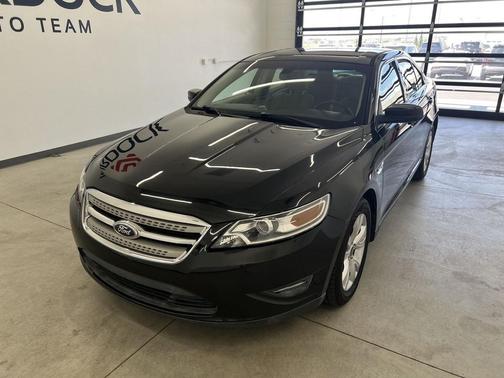 Tuxedo Black Metallic 2011 Ford Taurus SEL