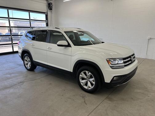 Pure White 2019 Volkswagen Atlas 3.6L SE w/Technology