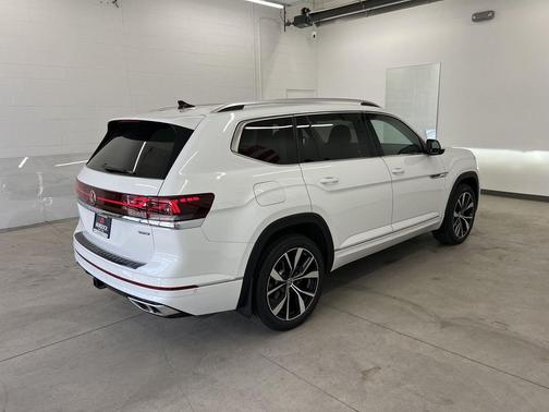 Opal White Pearl 2026 Volkswagen Atlas 2.0T SEL Premium R-Line 4MOTION