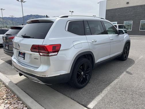 Reflex Silver Metallic 2018 Volkswagen Atlas 3.6L SEL Premium