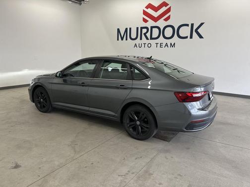 Platinum Gray Metallic 2023 Volkswagen Jetta 1.5T SE