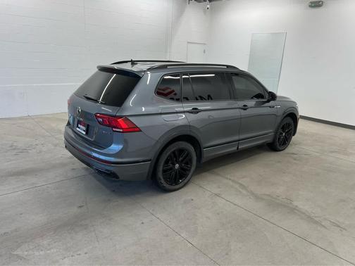 2022 Volkswagen Tiguan 2.0T SE R-Line Black 4MOTION