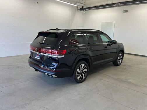 2026 Volkswagen Atlas 2.0T SE w/Technology 4MOTION