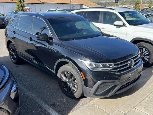 Deep Black Pearl 2022 Volkswagen Tiguan 2.0T SE 4MOTION