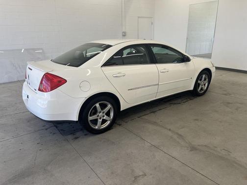 Ivory White 2008 Pontiac G6 Base