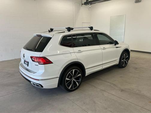 Oryx White Pearl 2022 Volkswagen Tiguan 2.0T SEL R-Line 4MOTION