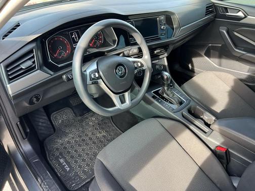 Platinum Gray Metallic 2019 Volkswagen Jetta 1.4T S