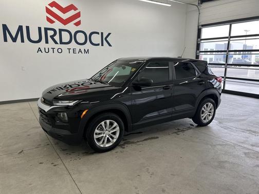 Mosaic Black Metallic 2022 Chevrolet Trailblazer LS