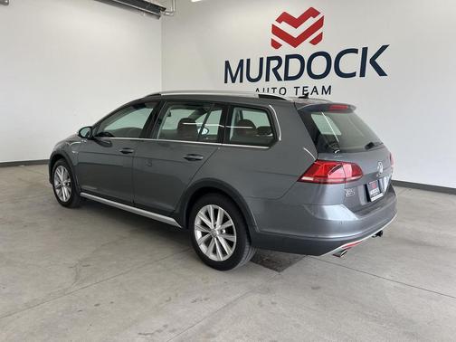 Platinum Gray Metallic 2017 Volkswagen Golf Alltrack TSI SE