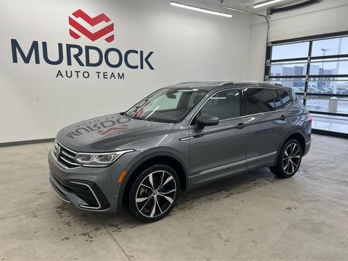 Platinum Gray Metallic 2022 Volkswagen Tiguan 2.0T SEL R-Line 4MOTION
