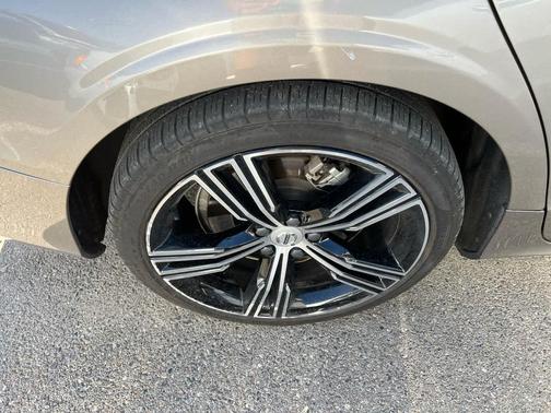 2021 Volvo S60 Recharge Plug-In Hybrid T8 Inscription