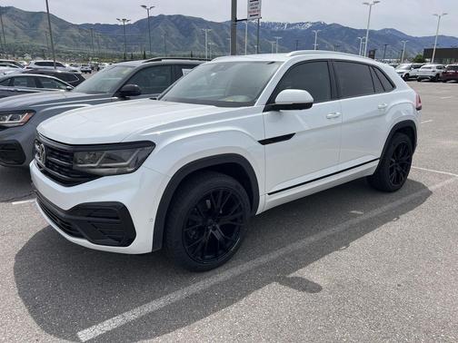 Opal White Pearl 2023 Volkswagen Atlas Cross Sport 3.6L V6 SEL Premium R-Line