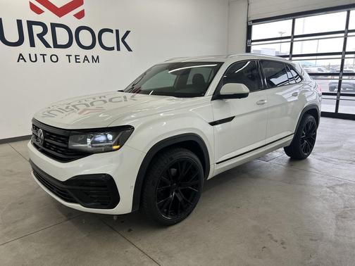 Opal White Pearl 2023 Volkswagen Atlas Cross Sport 3.6L V6 SEL Premium R-Line
