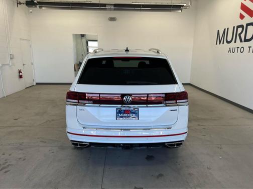 Opal White Pearl 2026 Volkswagen Atlas 2.0T SEL Premium R-Line 4MOTION