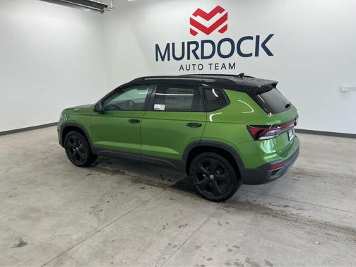 2025 Volkswagen Taos 1.5T SE Black