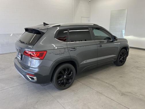GRAY 2022 Volkswagen Taos 1.5T SE