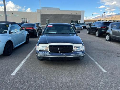 Black Clearcoat 2005 Ford Crown Victoria LX