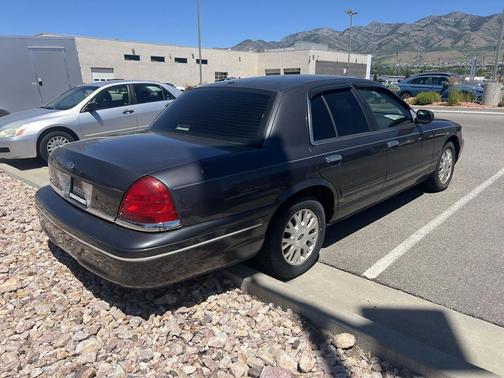 Black Clearcoat 2005 Ford Crown Victoria LX
