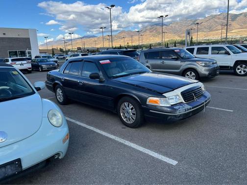 Black Clearcoat 2005 Ford Crown Victoria LX