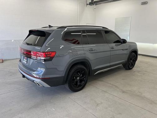 Pure Gray 2024 Volkswagen Atlas 2.0T SEL