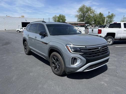 Pure Gray 2024 Volkswagen Atlas 2.0T SEL