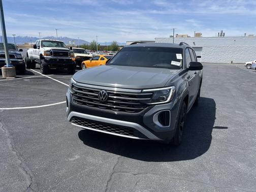 Pure Gray 2024 Volkswagen Atlas 2.0T SEL