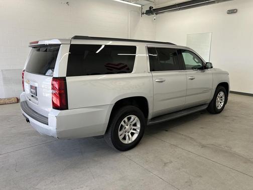 Silver Ice Metallic 2015 Chevrolet Suburban 1500 LT