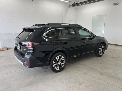 Crystal Black Silica 2021 Subaru Outback Limited