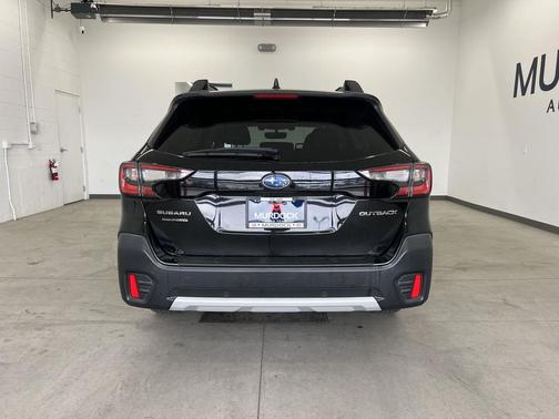 Crystal Black Silica 2021 Subaru Outback Limited