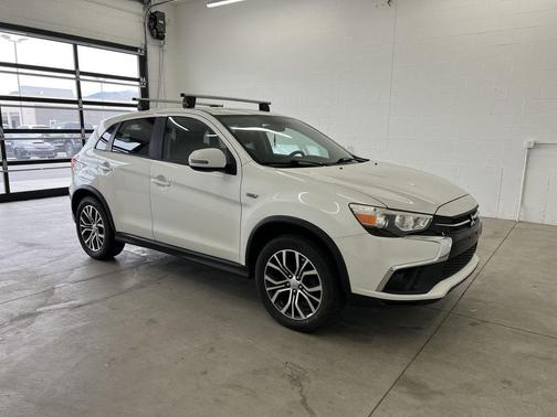 Pearl White 2019 Mitsubishi Outlander Sport 2.0 ES