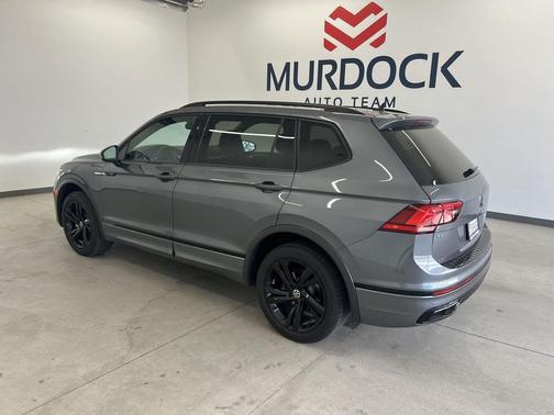 Platinum Gray Metallic 2024 Volkswagen Tiguan 2.0T SE R-Line Black 4MOTION