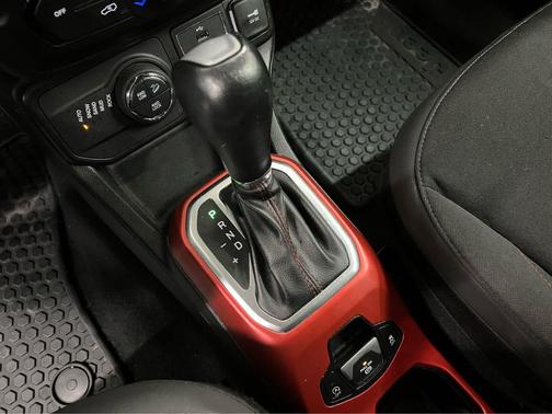 2020 Jeep Renegade Trailhawk