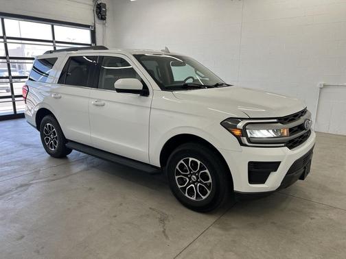 Oxford White 2024 Ford Expedition XLT