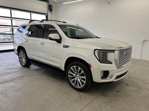 White Frost Tricoat 2023 GMC Yukon Denali