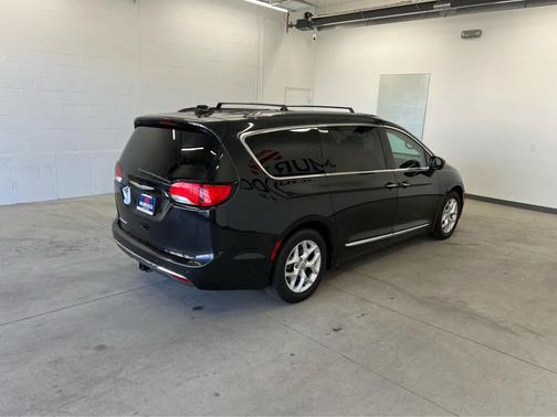 2018 Chrysler Pacifica Touring-L Plus