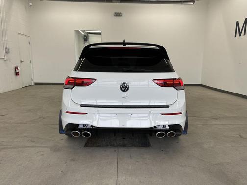 Pure White 2024 Volkswagen Golf R 2.0T DSG