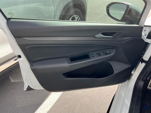 Pure White 2024 Volkswagen Golf R 2.0T DSG