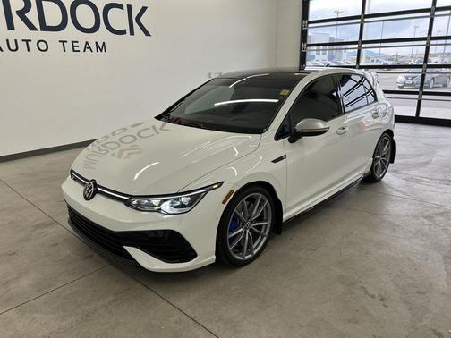 Pure White 2024 Volkswagen Golf R 2.0T DSG