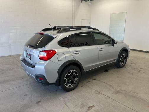 Ice Silver Metallic 2013 Subaru XV Crosstrek 2.0i Limited